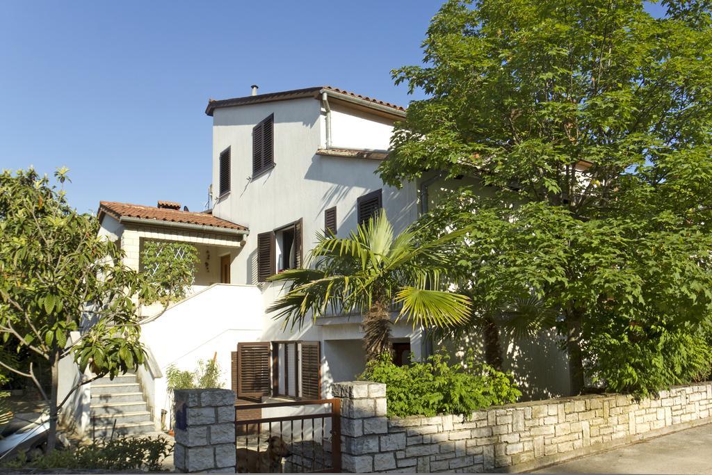 Apartments Mladenka Porec Exterior photo